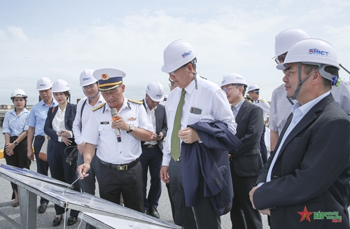 Tổng thư ký Tổ chức Hàng hải Thế giới thăm cảng Container Quốc tế Tân cảng Hải Phòng